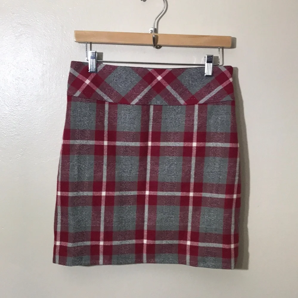 Eddie Bauer Women's 2 Plaid Gray and‎ Red Skirt Bohemian Hippie 70s 60s